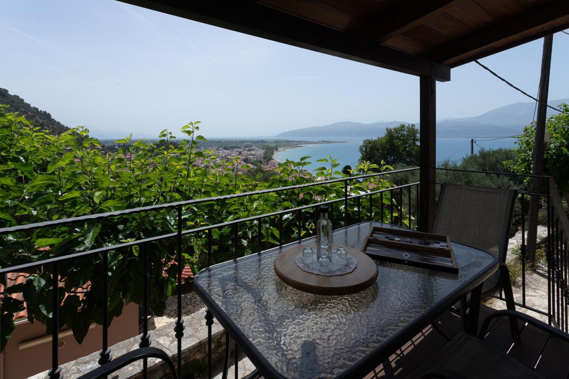 To Spiti Sto Castro Daire Nafpaktos Dış mekan fotoğraf